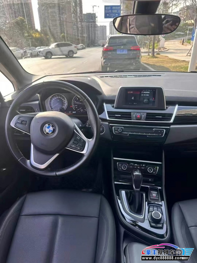 19年宝马2系轿车抵押车出售