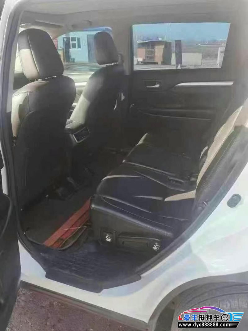 16年丰田汉兰达轿车抵押车出售