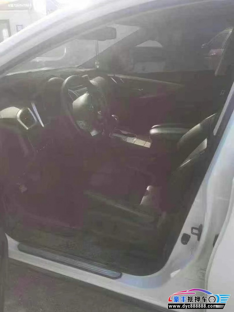 16年日产楼兰轿车抵押车出售