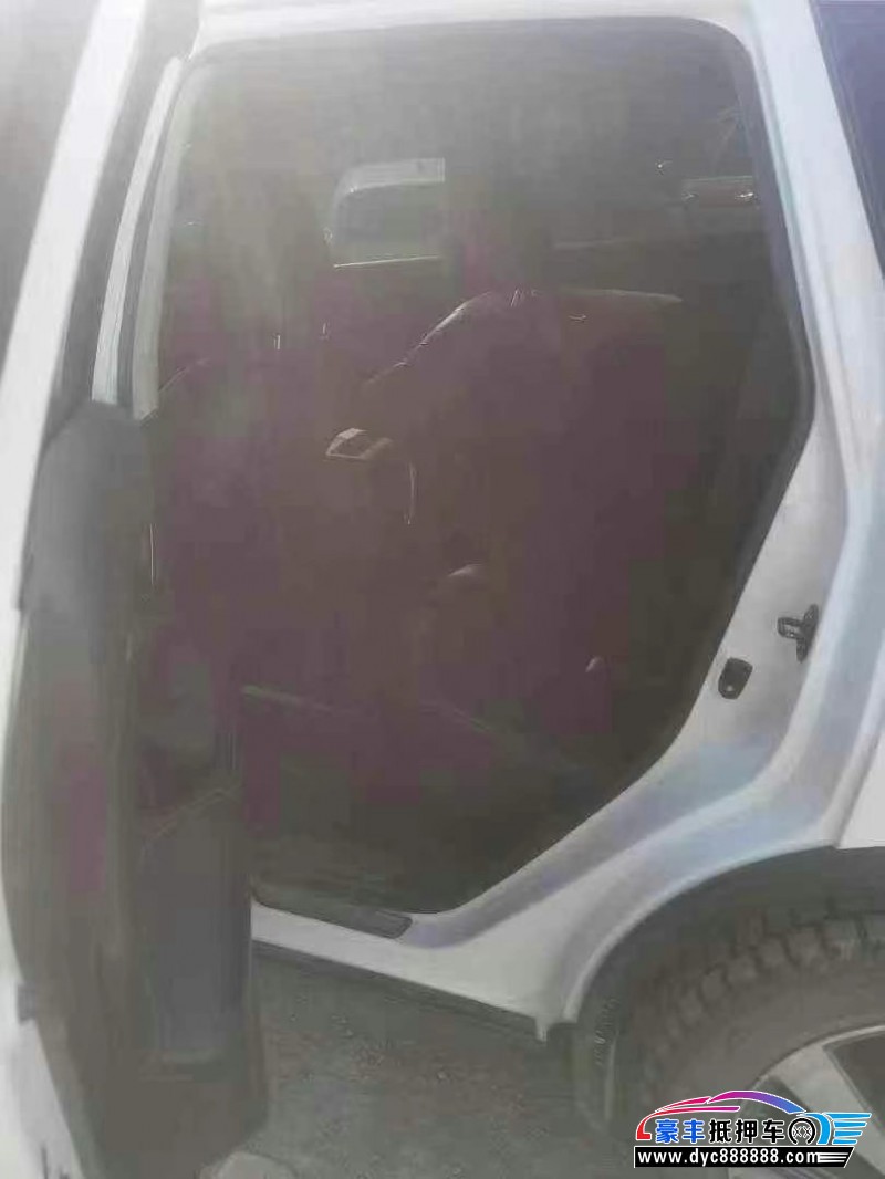 16年日产楼兰轿车抵押车出售