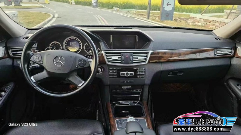 12年奔驰E轿车抵押车出售