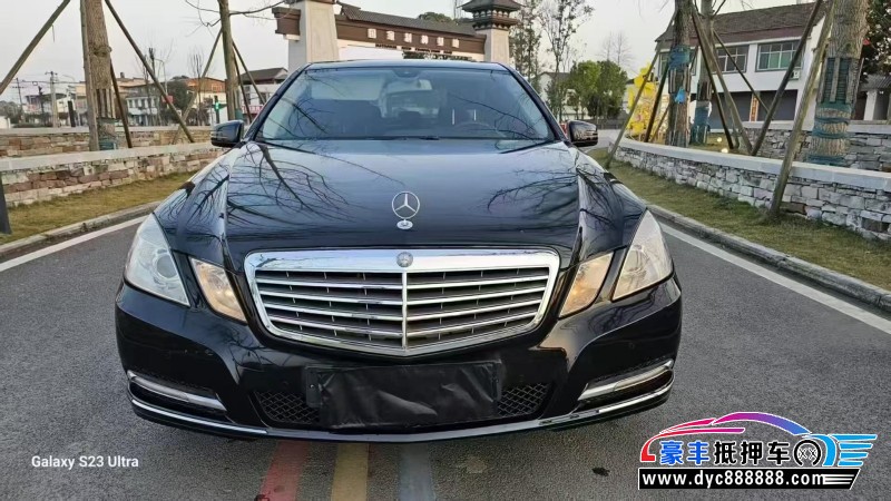 12年奔驰E轿车抵押车出售