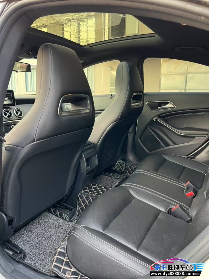 16年奔驰CLA轿车抵押车出售