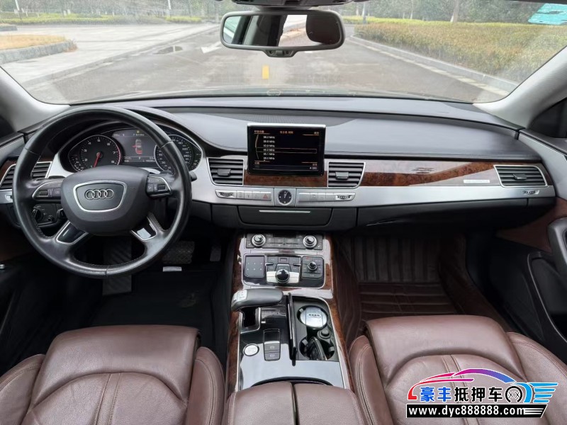 12年奥迪A8L轿车抵押车出售