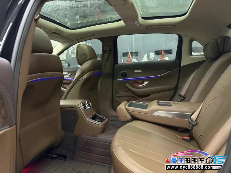 22年奔驰E轿车抵押车出售