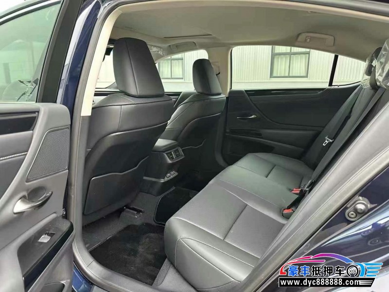 24年雷克萨斯ES轿车抵押车出售