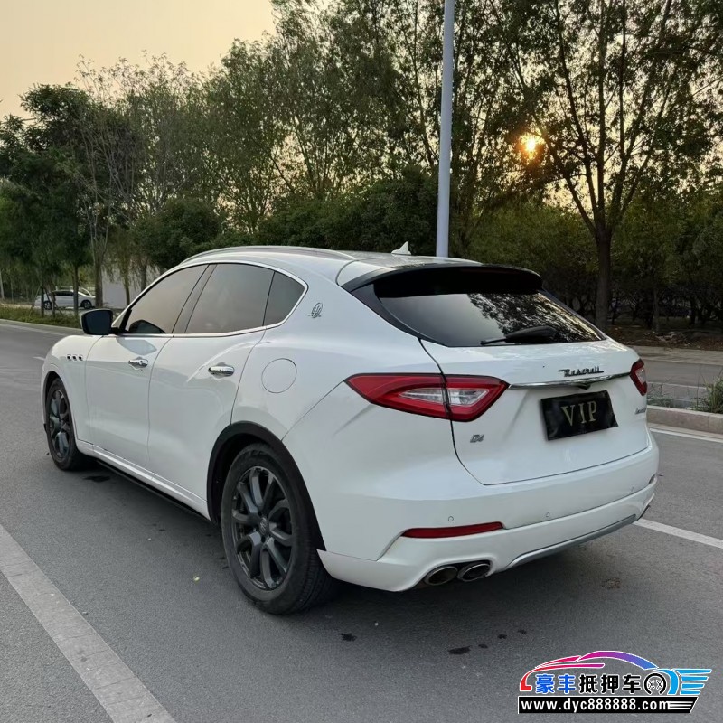 18年玛莎拉蒂莱万特轿车抵押车出售