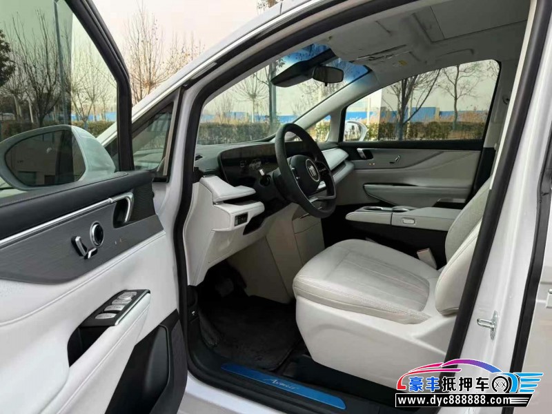 24年别克GL8轿车抵押车出售