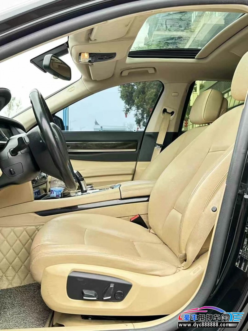 13年宝马7系轿车抵押车出售