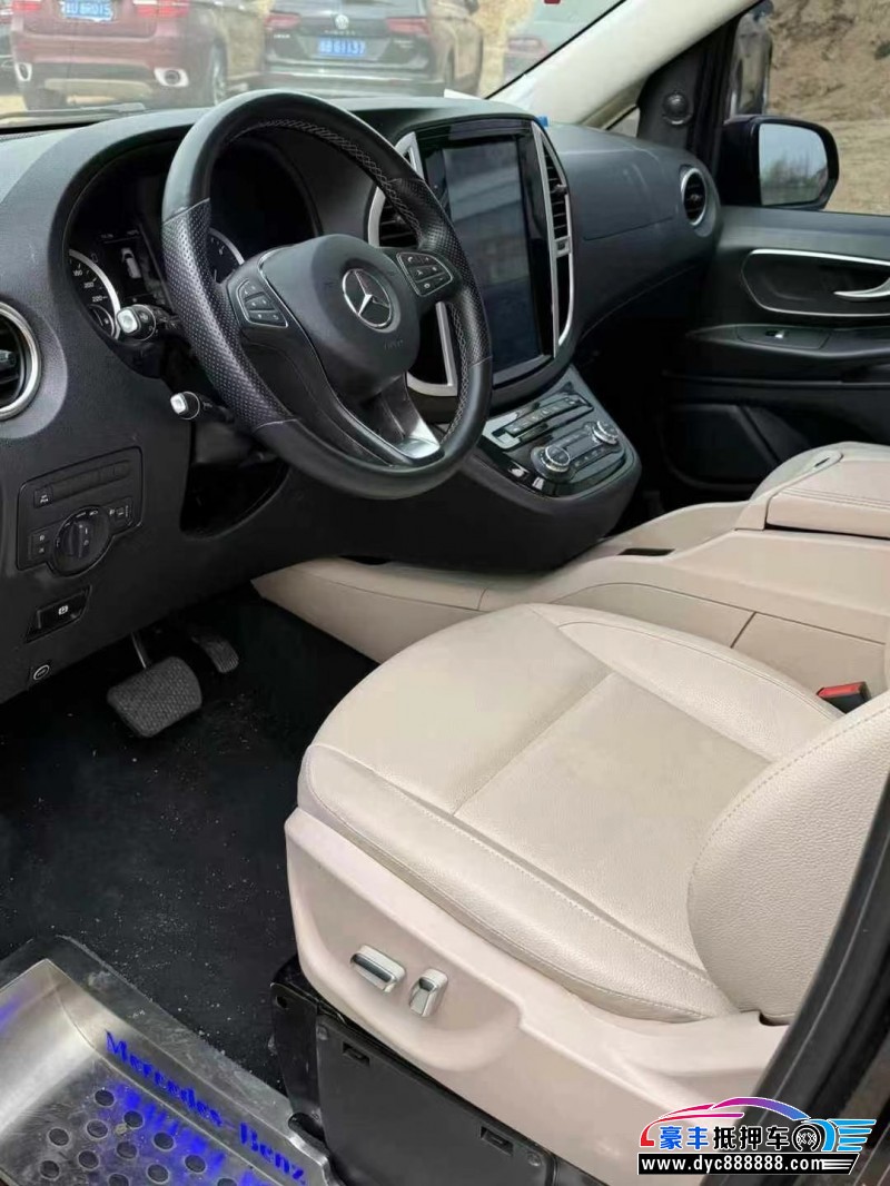 20年奔驰威霆轿车抵押车出售