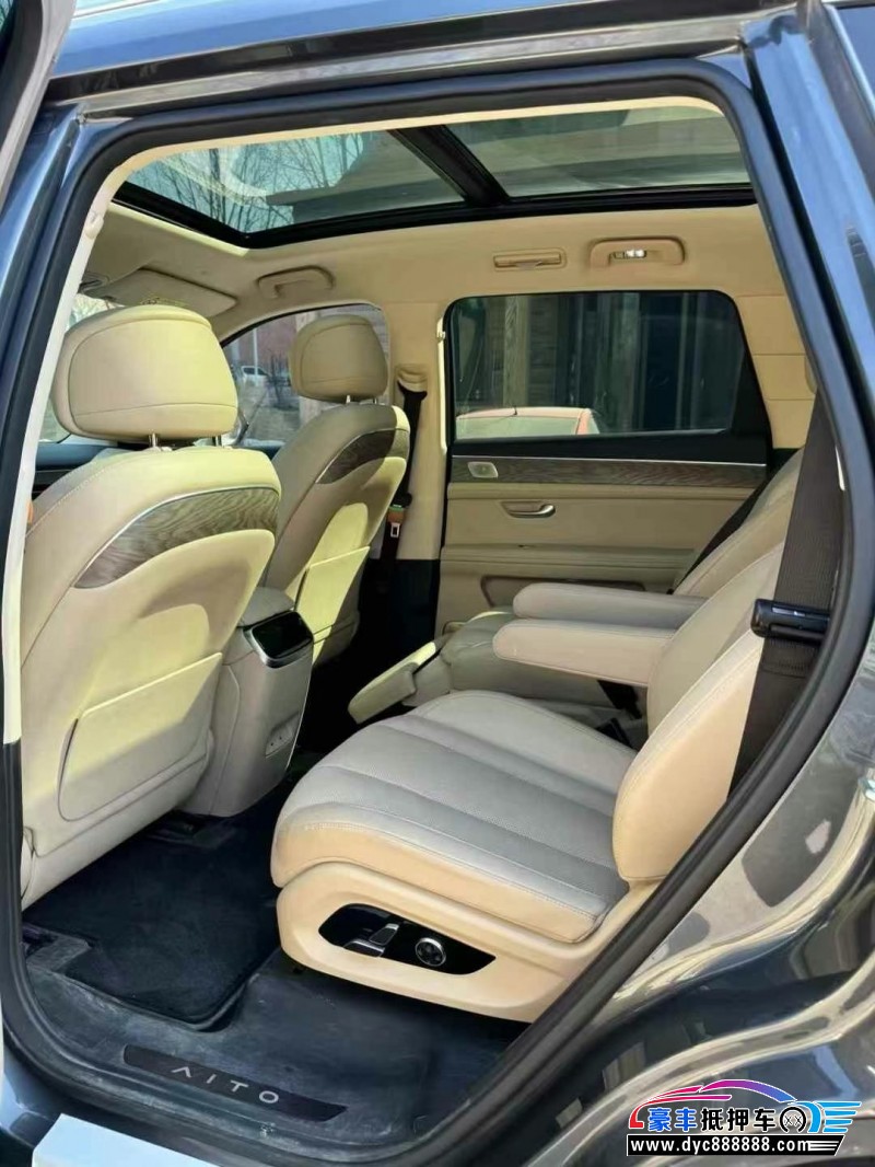 22年华为问界轿车抵押车出售