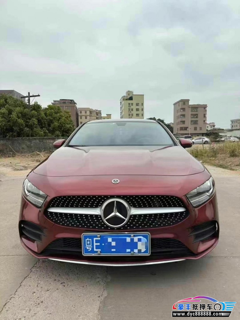 21年奔驰A轿车抵押车出售