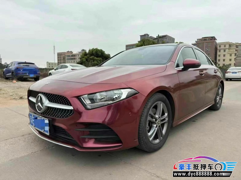 21年奔驰A轿车抵押车出售