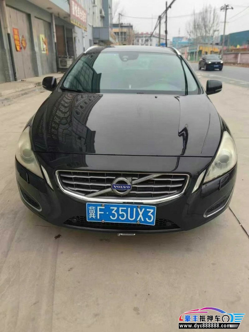 13年沃尔沃V60轿车抵押车出售