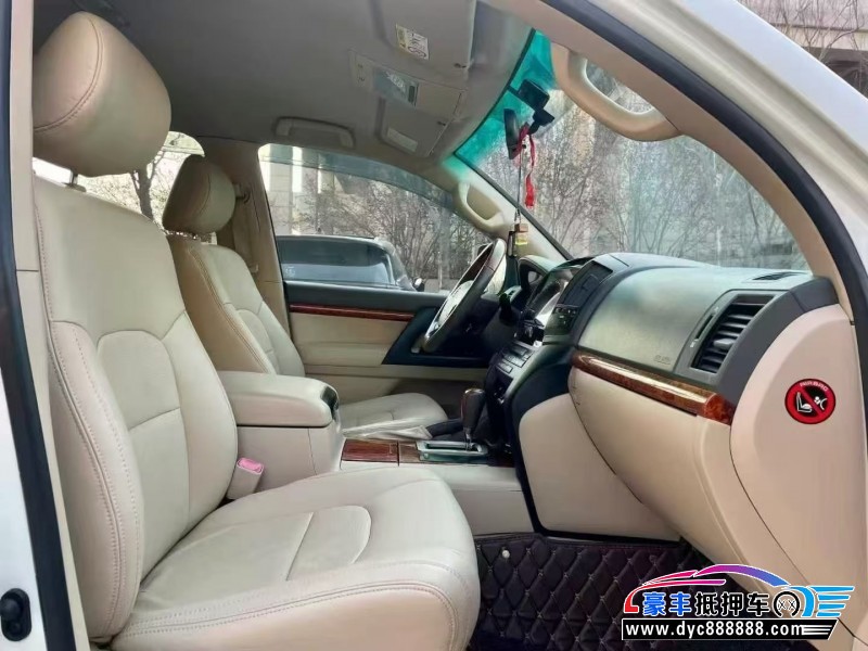 16年丰田兰德酷路泽（陆巡）轿车抵押车出售