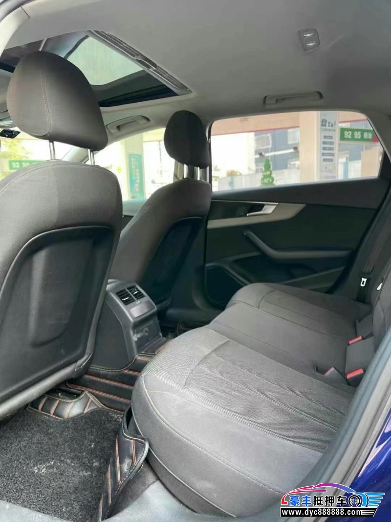 17年奥迪A4L轿车抵押车出售