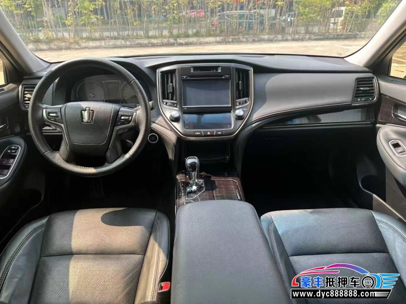 17年丰田皇冠轿车抵押车出售