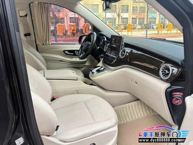 16年奔驰V轿车抵押车出售