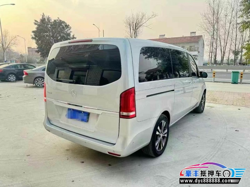 17年奔驰V轿车抵押车出售