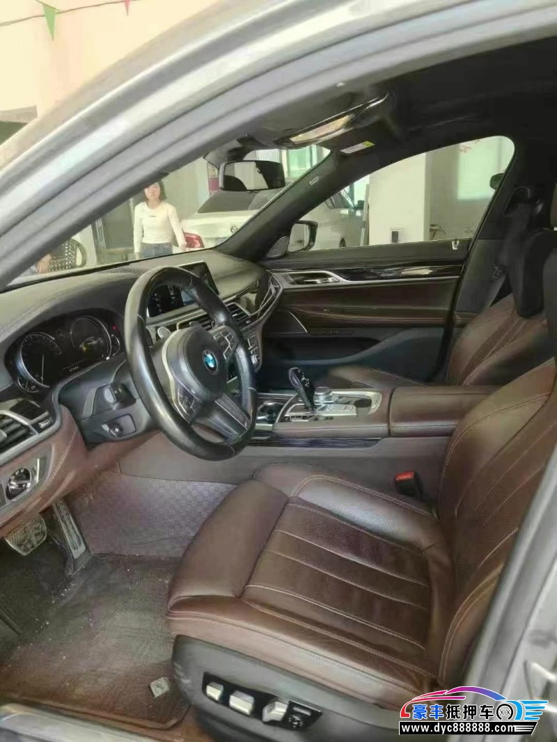 18年宝马7系轿车抵押车出售