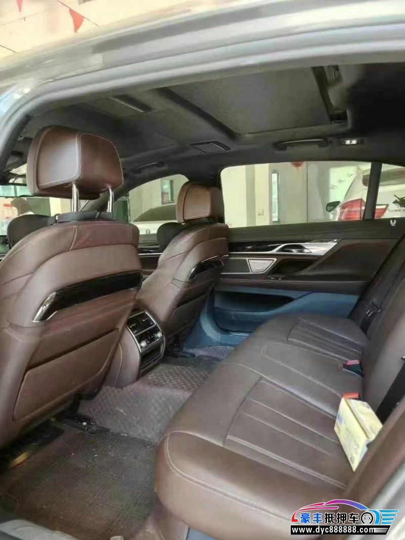 18年宝马7系轿车抵押车出售