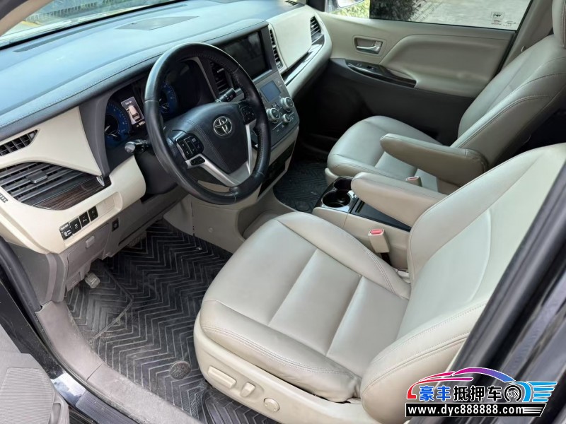 20年丰田塞纳轿车抵押车出售