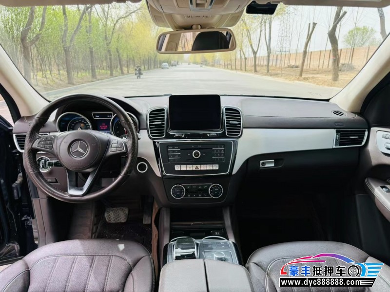 19年奔驰GLSSUV抵押车出售