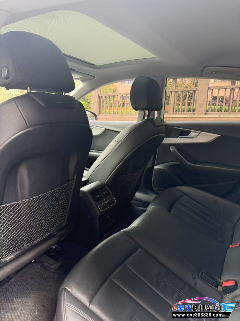 19年奥迪A5轿车抵押车出售