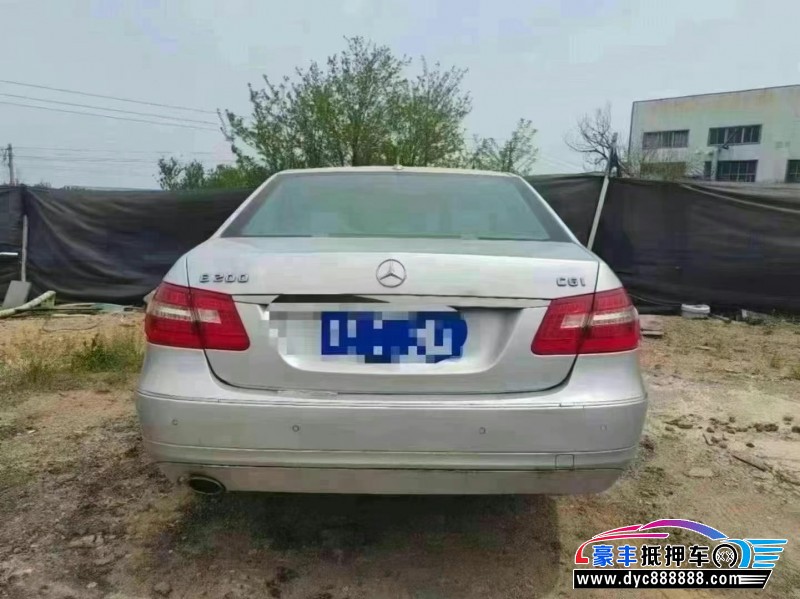 10年奔驰E轿车抵押车出售