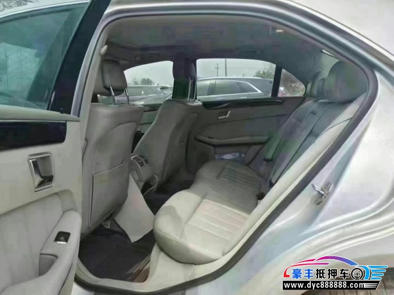 10年奔驰E轿车抵押车出售