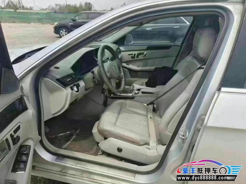 10年奔驰E轿车抵押车出售