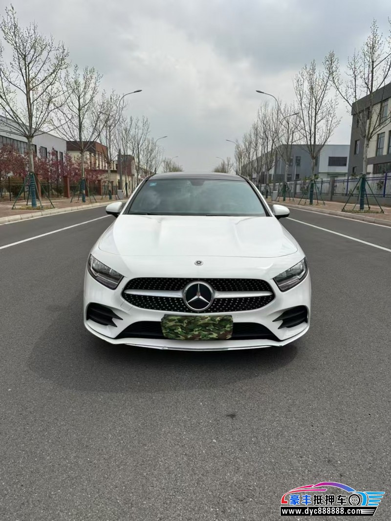 20年奔驰A轿车抵押车出售