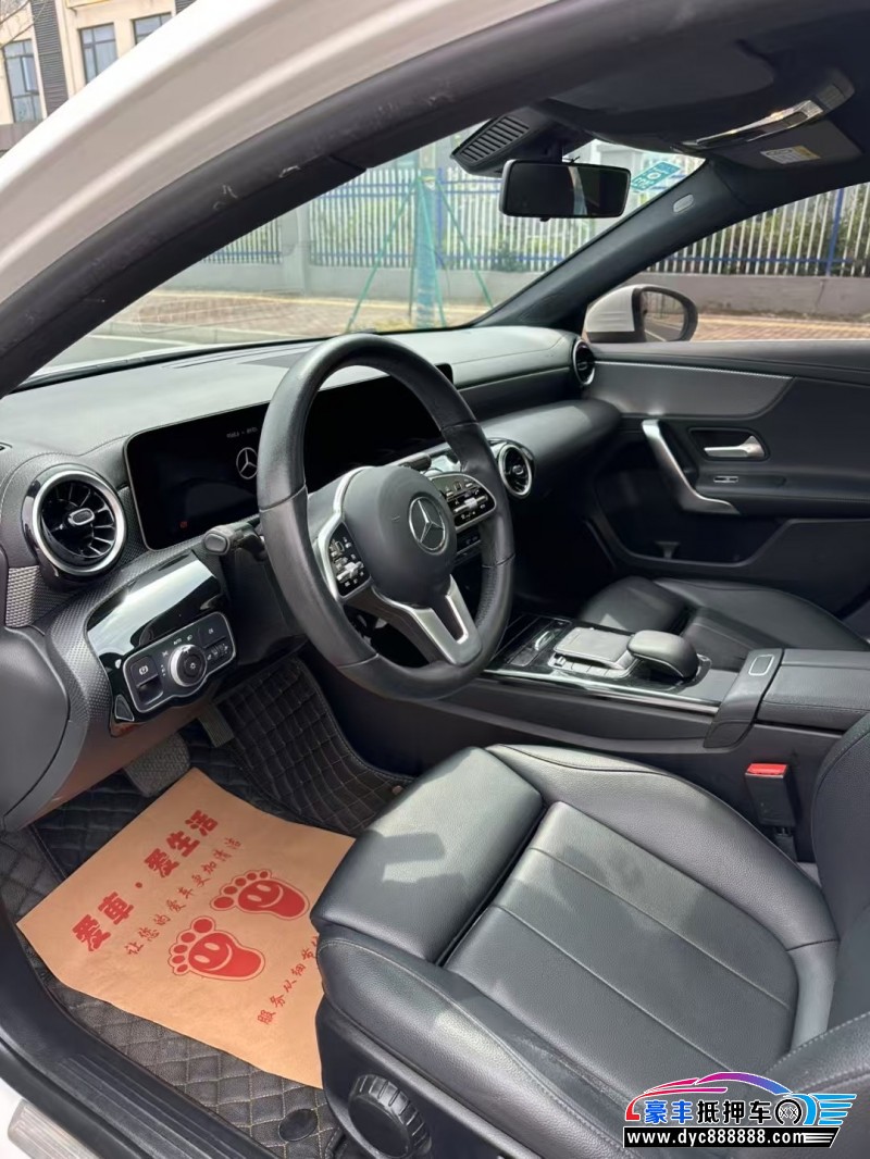 20年奔驰A轿车抵押车出售