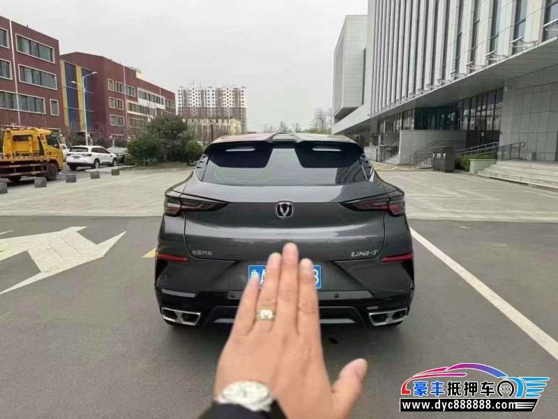 23年长安长安UNI轿车抵押车出售