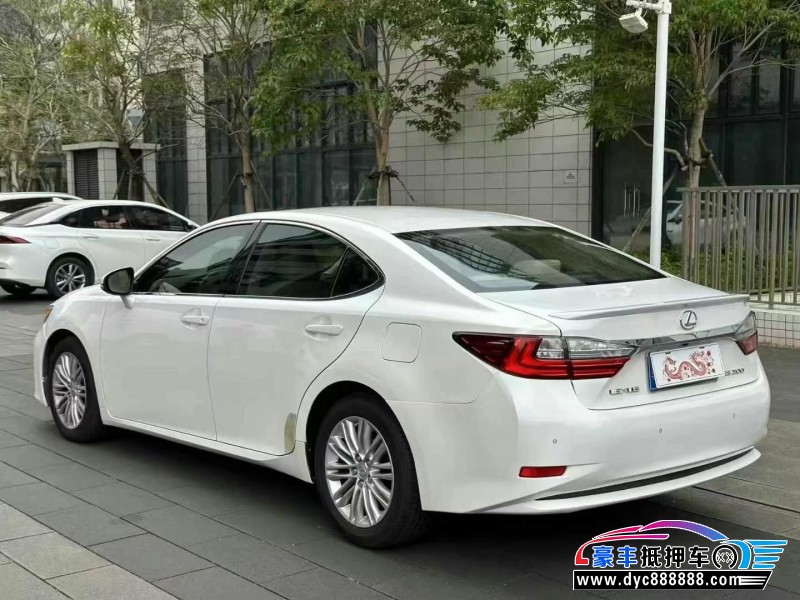 18年雷克萨斯ES轿车抵押车出售