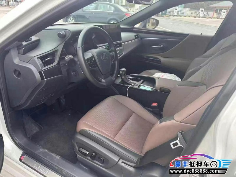 24年雷克萨斯ES轿车抵押车出售