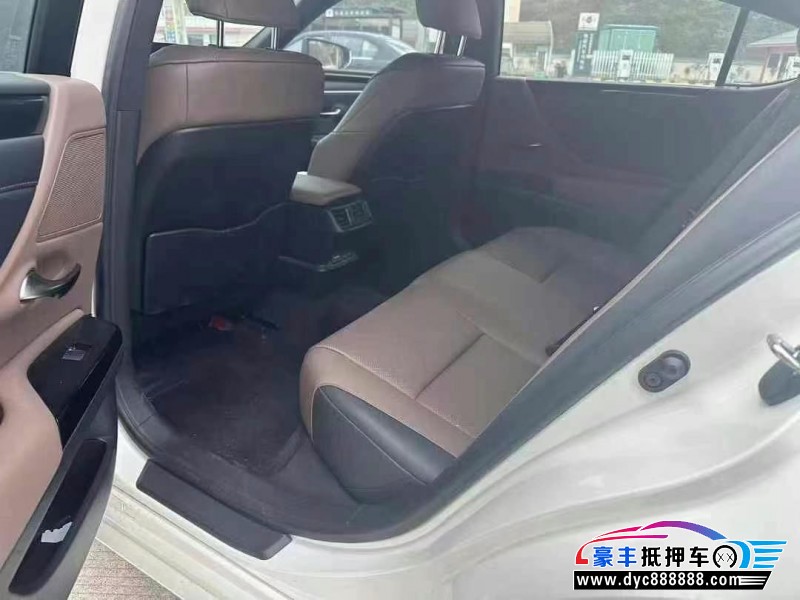 24年雷克萨斯ES轿车抵押车出售