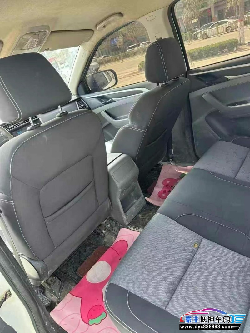 18年上汽大通T60轿车抵押车出售