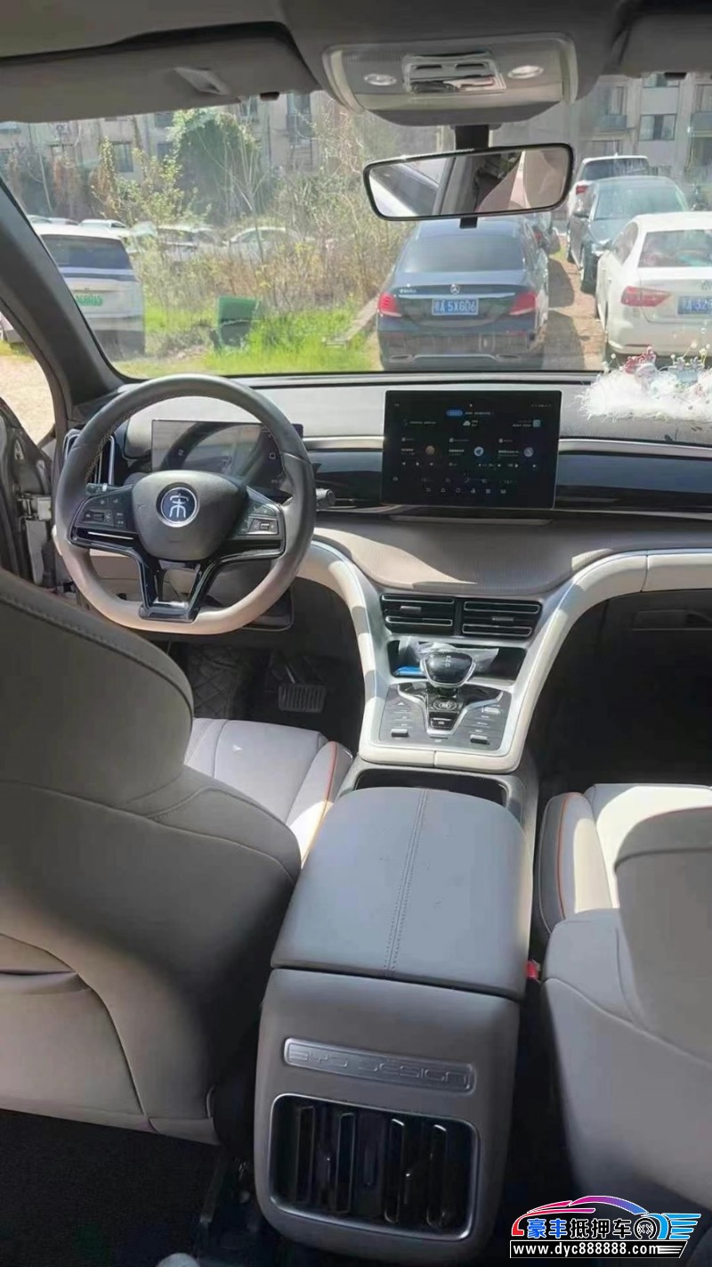 24年比亚迪宋轿车抵押车出售