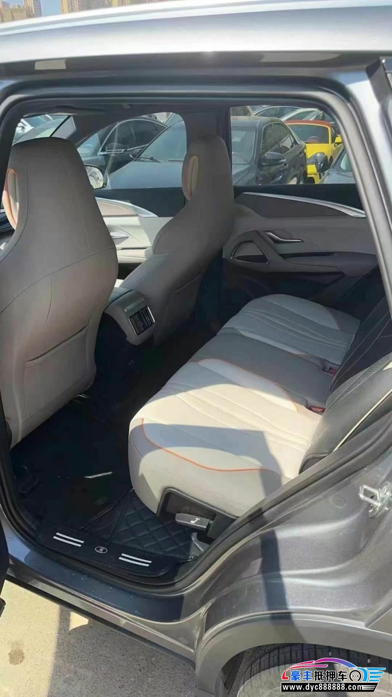 24年比亚迪宋轿车抵押车出售