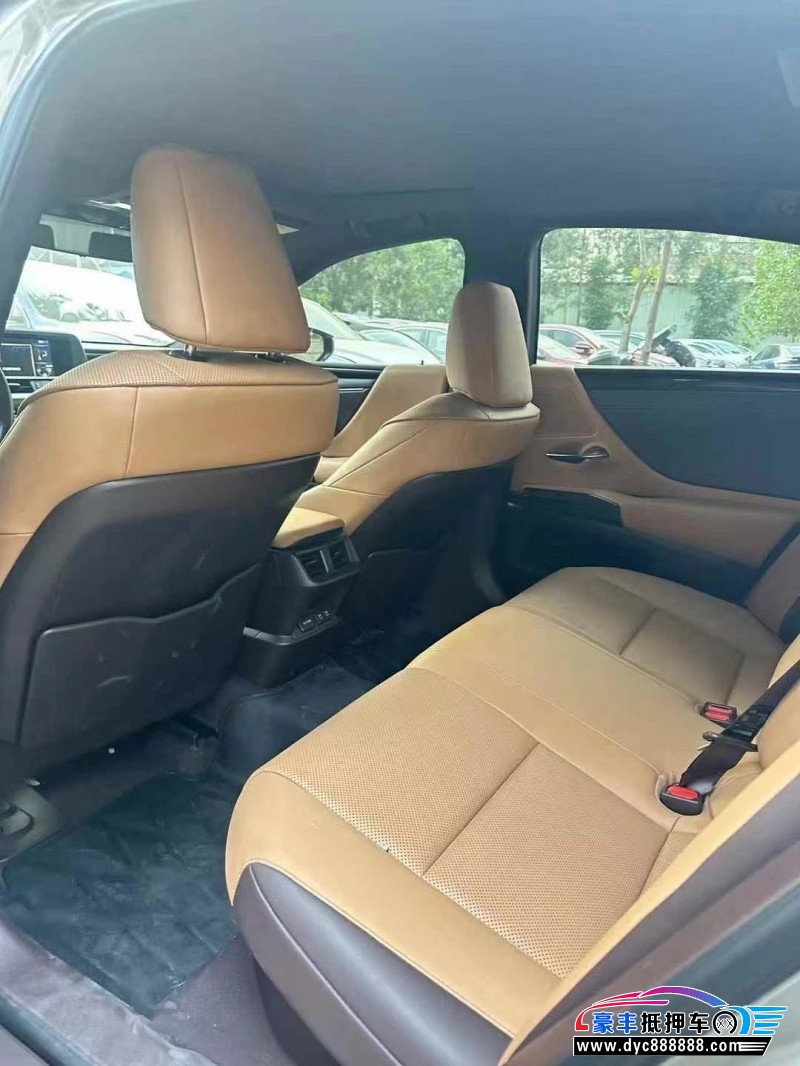 21年雷克萨斯ES轿车抵押车出售