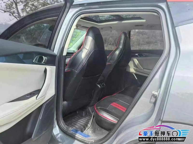 22年领克06轿车抵押车出售