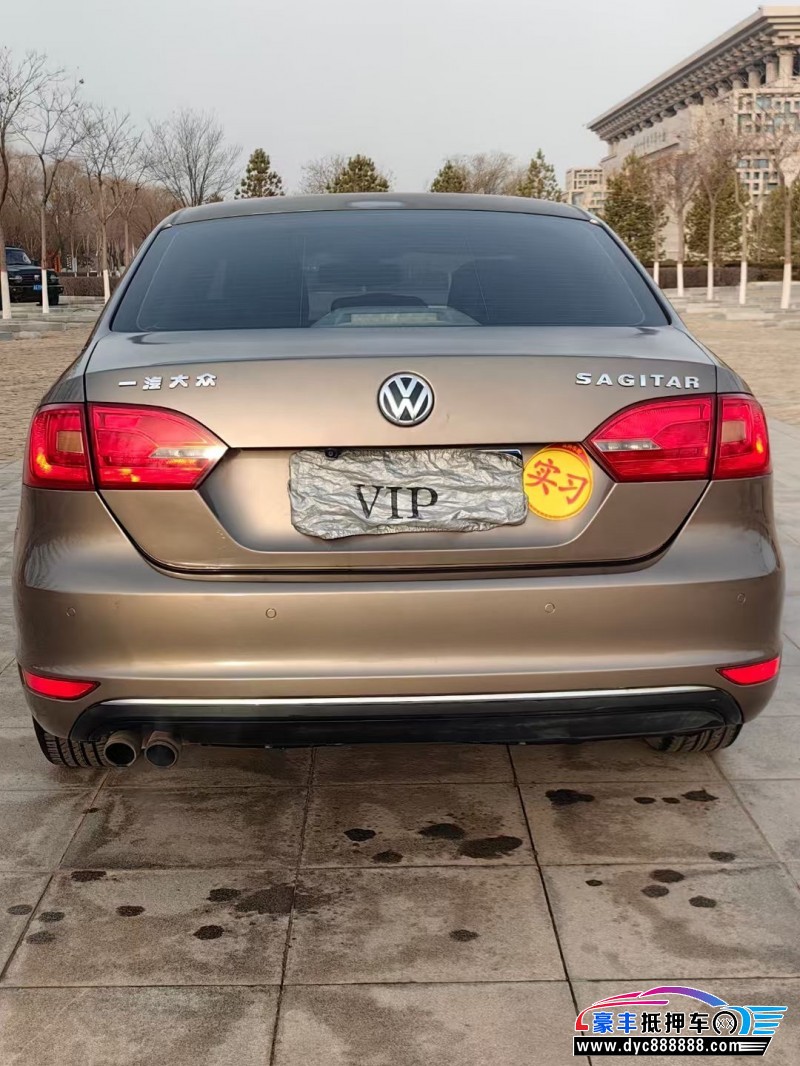 13年大众速腾轿车抵押车出售