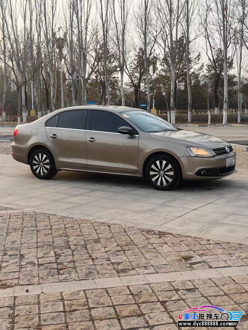 13年大众速腾轿车抵押车出售