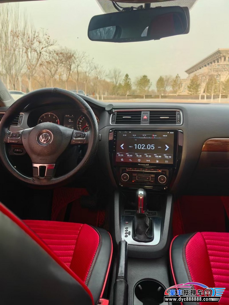 13年大众速腾轿车抵押车出售