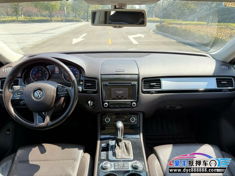 16年大众途锐轿车抵押车出售