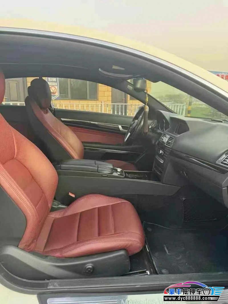 14年奔驰E轿车抵押车出售