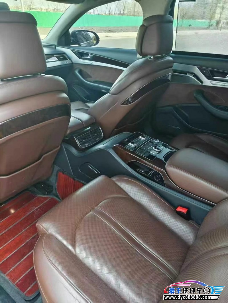 14年奥迪A8L轿车抵押车出售