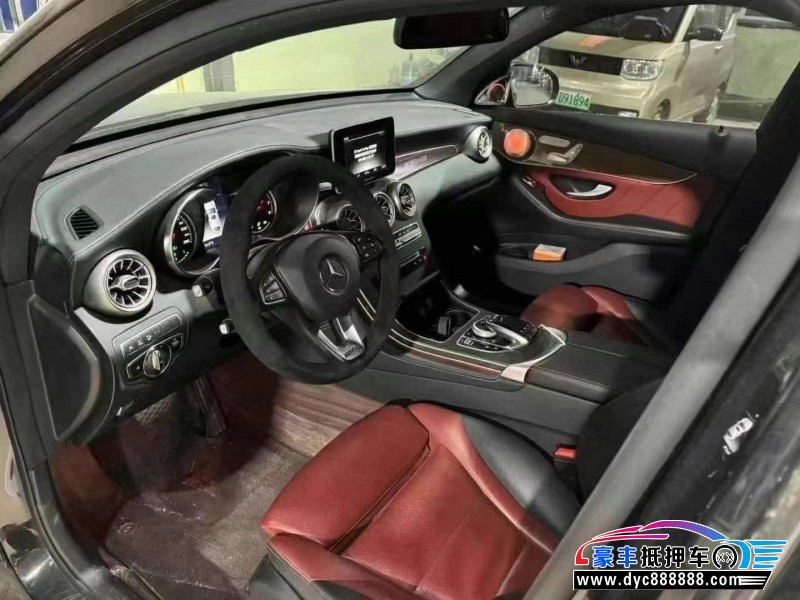 19年奔驰GLC轿车抵押车出售