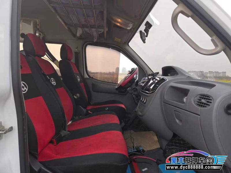 21年上汽大通V80轿车抵押车出售